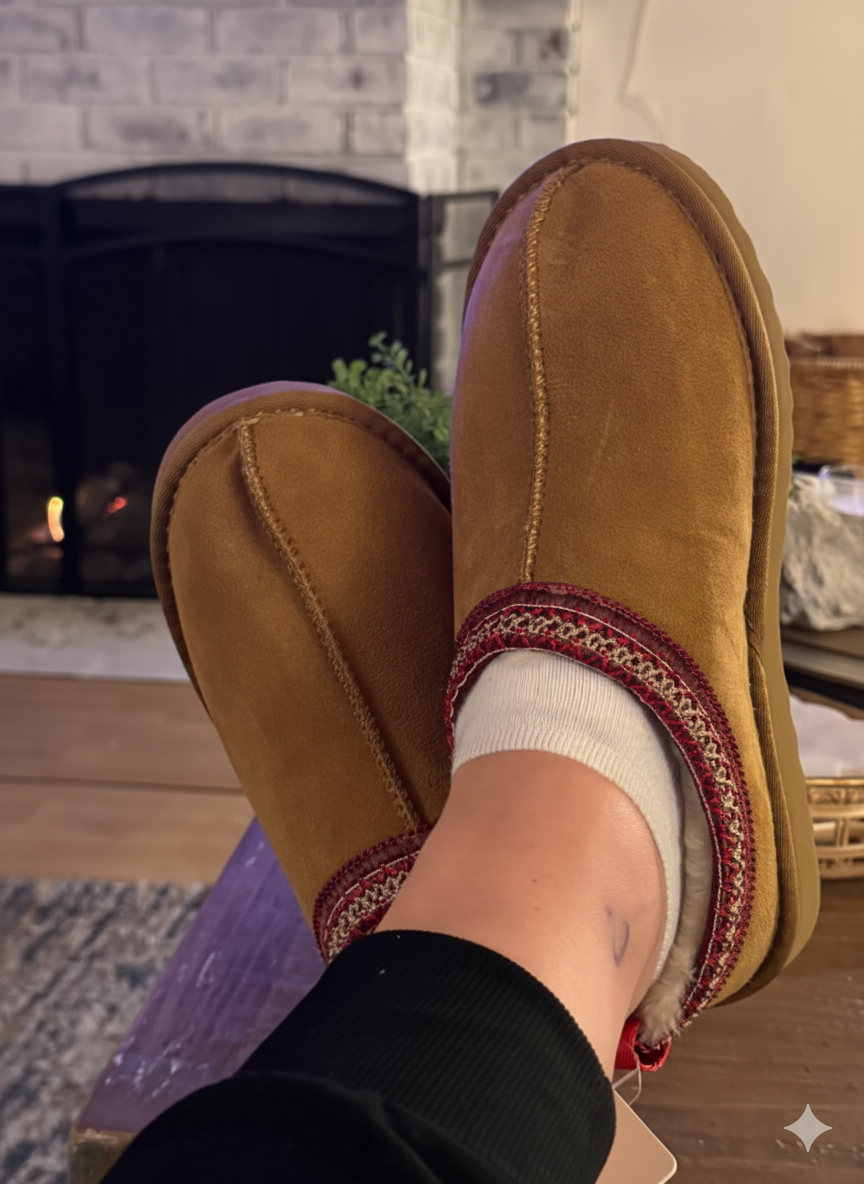 NordicSnug™ Aquavel Thora Plush Slippers